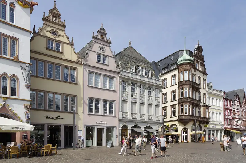 Historische gevels aan de Hauptmarkt van Trier